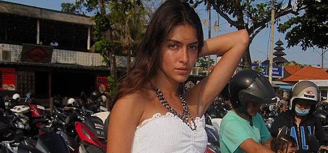 Lucía Rivera straalt na splitsing Nacho met 'topless' look