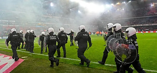 Foto: Standard twee matchen extra zonder publiek