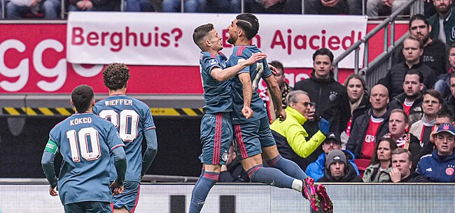 Feyenoord ruikt titel na historische zege in Amsterdam