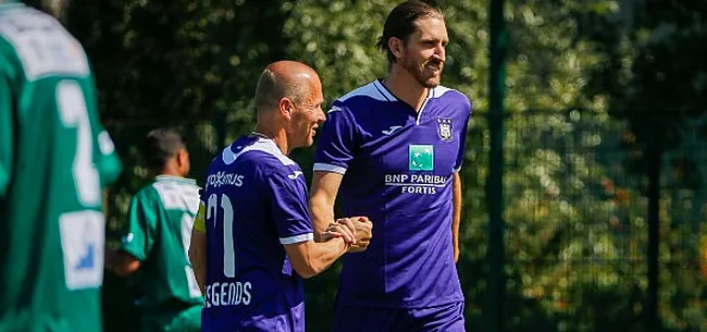 Image: https://www.voetbalimages.be/media/fotos/650x305/0/Zetterberg-Frutos-Anderlecht-16-06-2020.webp