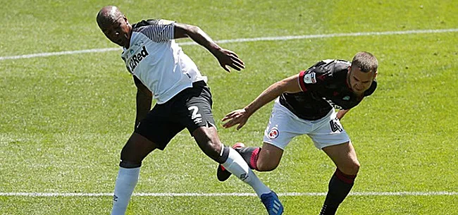 Foto: Ex-Liverpool speler neergestoken bij overval