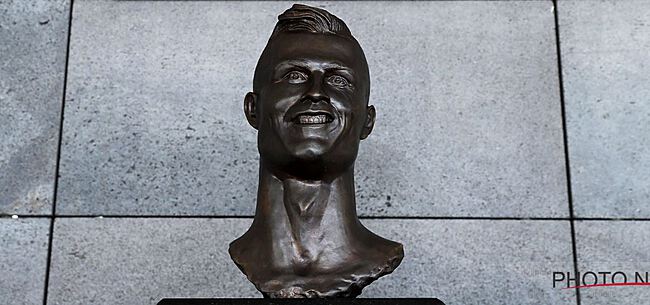 Cristiano Ronaldo heeft ein-de-lijk een nieuw borstbeeld gekregen