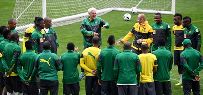 Broos vat Africa Cup aan met gelijkspel en zangstonde