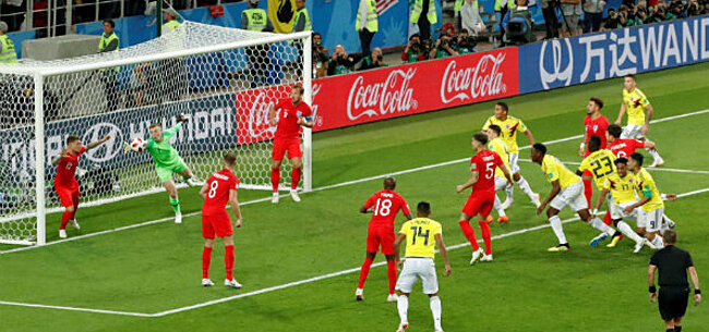 Engeland bibbert naar de kwartfinale na strafschoppen