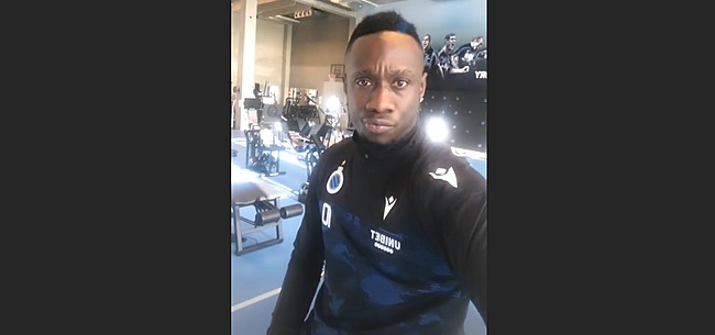 Mbaye Diagne valt op met blauw-zwart kapsel 