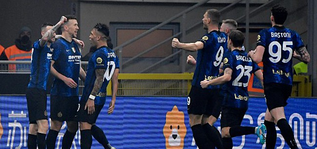Foto: Inter zet Napoli en AC Milan onder druk na zege