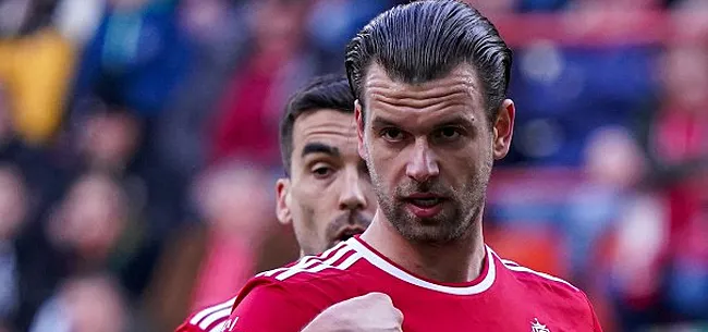 Foto: 'Standard schuift twee spelers aan de kant'