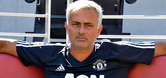 Mourinho komt met straf antwoord op transfergeruchten Fellaini