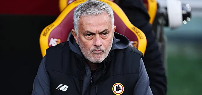 Mourinho gaat helemaal los over 'plastic velden'