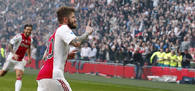 Ajax neemt met hangen en wurgen tweede plaats over van PSV na zege op Utrecht