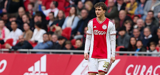 Ajax beloont Mika Godts na indrukwekkende prestaties