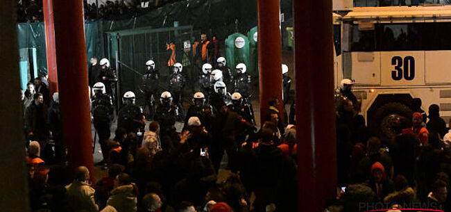 Foto: Fans van Anderlecht houden ook spelersbus tegen