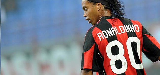Neymar en Ronaldo zijn jarig geweest en krijgen dit opvallende cadeau van Ronaldinho