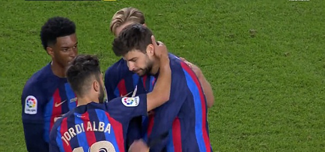 PIqué neemt emotioneel afscheid van Barça met vlotte zege