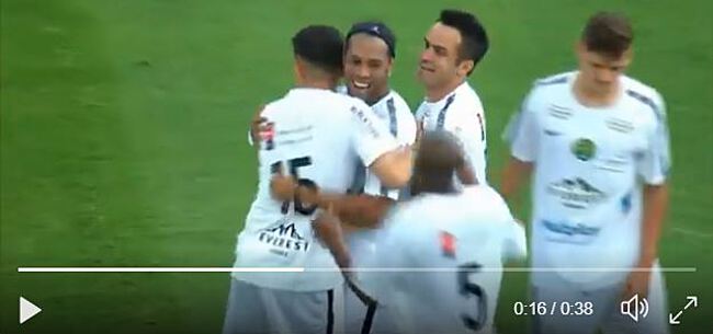 VIDEO: Ronaldinho kan het nog én scoort vanaf de eigen helft