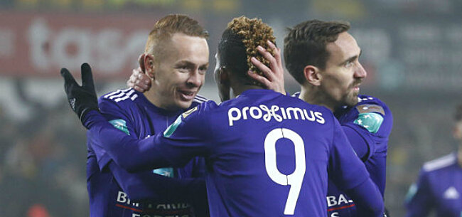 Bizarre goal bezorgt Anderlecht de volle buit in Lokeren