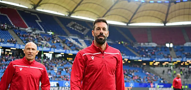 Van Nistelrooy begint aan trainerscarrière met dubbele promotie