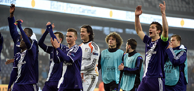OFFICIEEL: Schalke 04 gaat met Anderlecht-middenvelder aan de haal