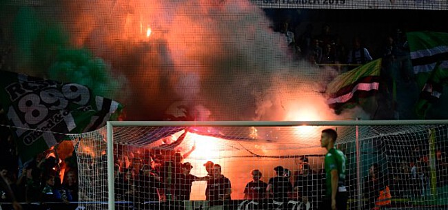 Cercle-fans steken Club-vlag in brand in de tribune: 