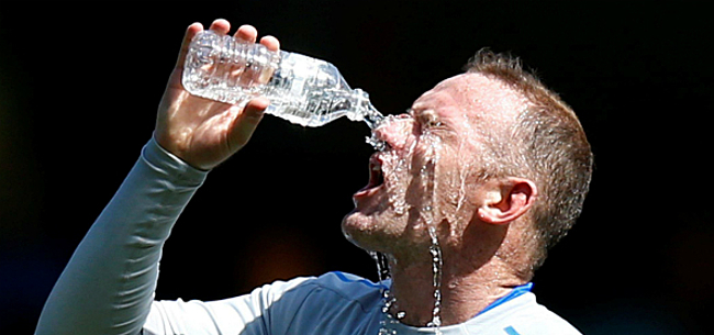 Foto: AI! 'Rooney opnieuw in nauwe schoentjes na scheve schaats'