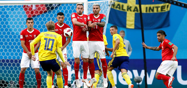Zweden kegelen Zwitserland uit het toernooi dankzij fortuinlijke goal