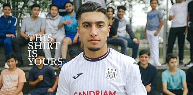 Anderlecht stelt nieuw uitshirt voor