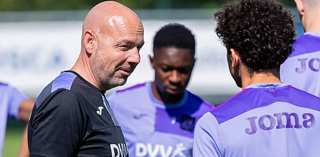 Anderlecht lost eerste glimp van nieuwe shirts