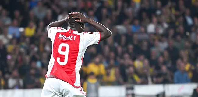 KNOTSGEK: Ajax verzeilt na rollercoaster in degradatiemoeras