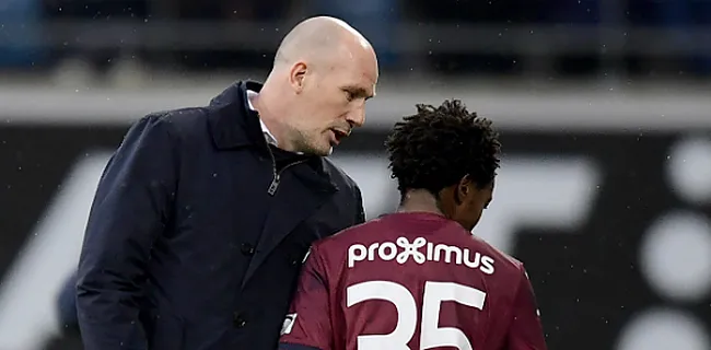 Clement verklaart wissel Tau met sneer aan Gent