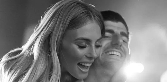 Mishel prikkelt Courtois met hartverwarmend gebaar: 