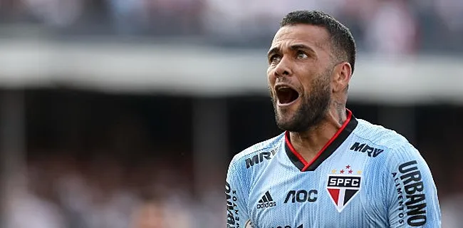 'U-bocht op Camp Nou: Alves maakt schokkende comeback'