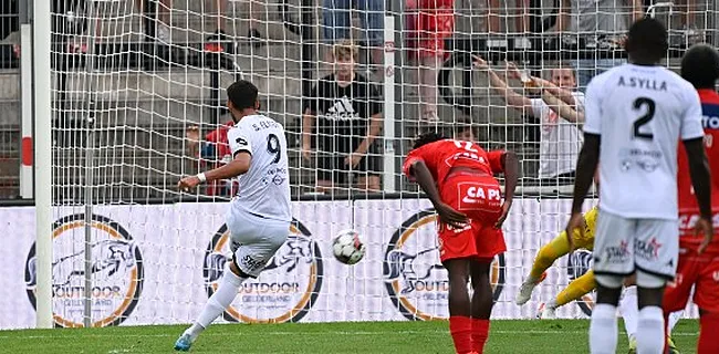 Heldhaftig KV Kortrijk pakt met tien man zege op Pairay