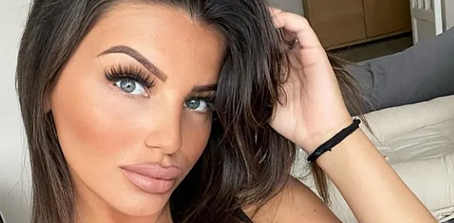 Ontmoet Zelie, de rondborstige WAG van Anderlecht-aanwinst Flips