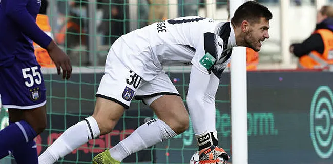 Van Crombrugge volgt Vercauteren en wil vaker lange bal trappen