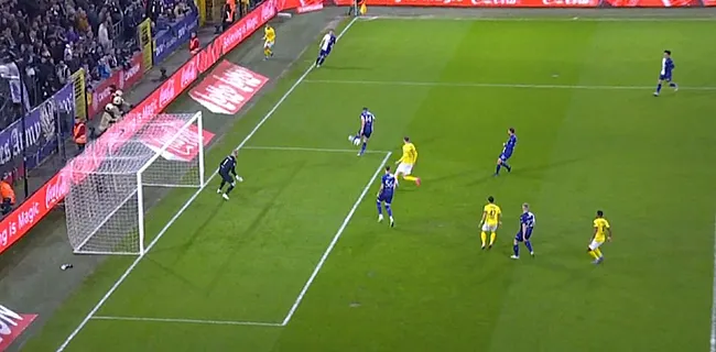 Anderlecht-fans he-le-maal uit hun dak: 