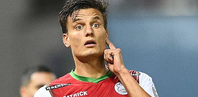 Dury bleef tot in extremis pokeren met Vossen