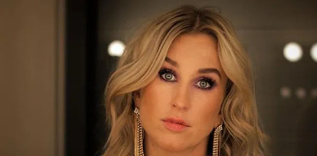 Kat Kerhofs pakt uit met deze Insta-post bij Dries: 