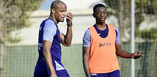 Vraagtekens rond Kompany nemen toe, Kana houdt zich klaar