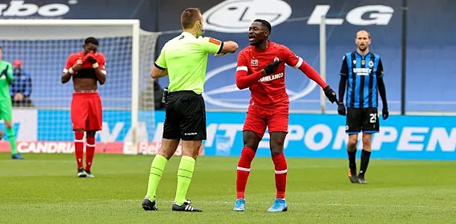 'Antwerp ontsnapt tegen Club: twéé rode kaarten'