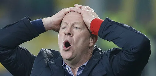 Crisis compleet: speler gaat helemaal door het lint tegen Maes