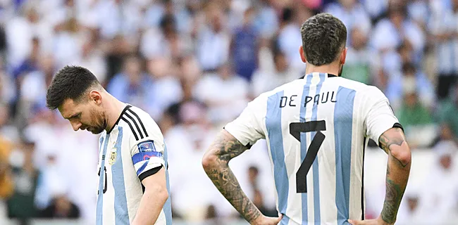 Messi klopt op tafel: 