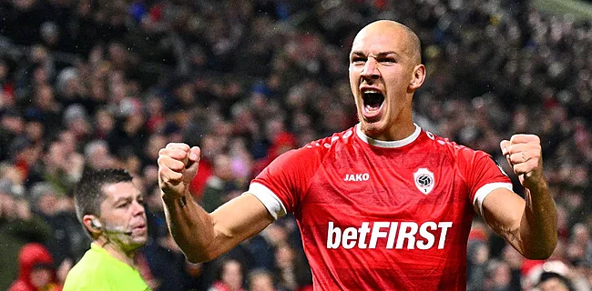 Oppermachtig Antwerp vreet Standard op met huid en haar