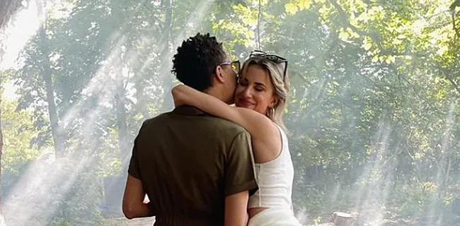 Aster Nzeyimana dropt bom over relatie met Lize Feryn