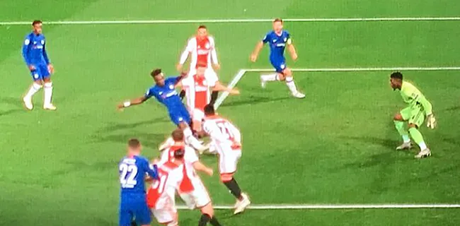 Ajax kookt van woede: 
