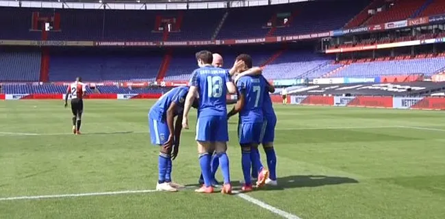 Blauw-zwart Ajax verkoopt Feyenoord flinke dreun