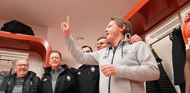 Mooie beelden: Vercauteren beloont spelers na fraaie zege