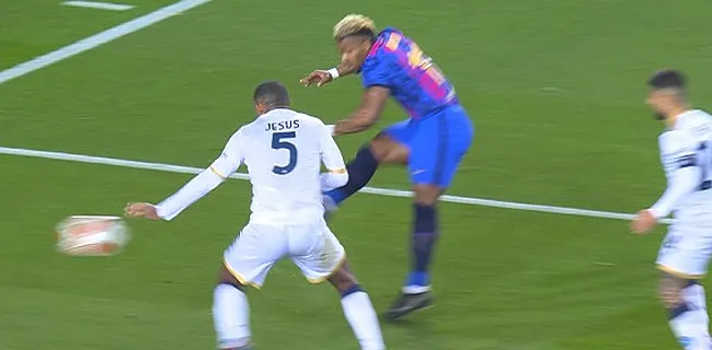 Liefhebbers walgen na Barça-penalty: 