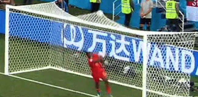 Ongezien: Batshuayi op bizarre wijze voor 'actie van de match'