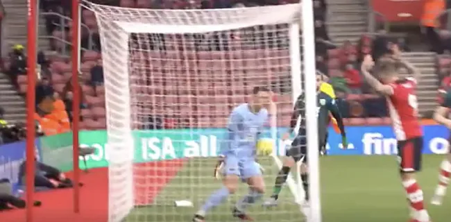 Burnley wint op Southampton na ronduit bizar doelpunt