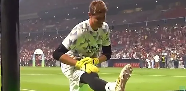 Courtois snoert scheldende fans op eigen wijze de mond